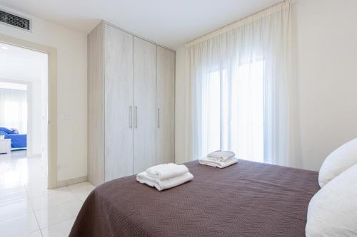Apartment with Balcony image 9