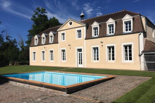 Gîte Château de Montboulon 4* Spa+piscine 14pers. gîte à louer Perrigny