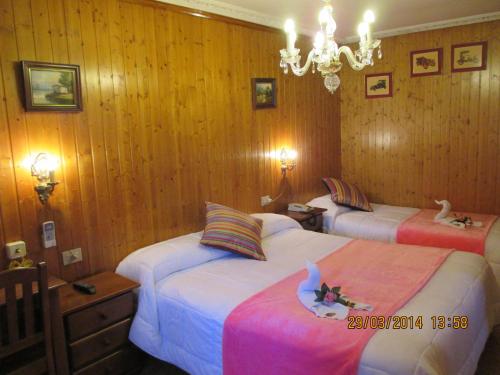 Twin Room with Parking Included image 4
