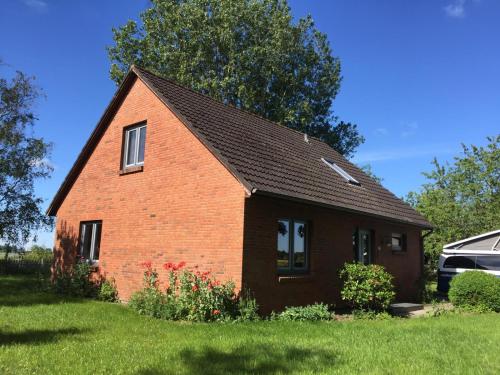 Ferienhaus mit Garten in Nordseenähe in Langenhorn, Deutschland