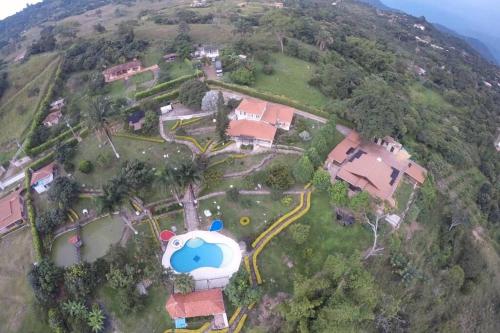 Casa con piscina y zona de BBQ en la Mesa Cundinamarca