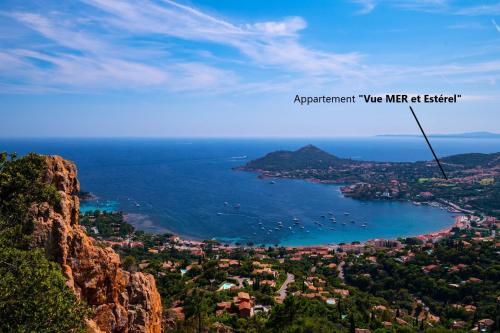 "Location Vue MER et ESTEREL", Cap Estérel Agay-Saint Raphaël, T2, piscines, parking, wifi