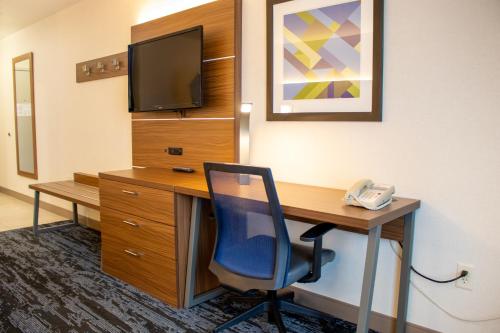 Holiday Inn Express & Suites Wausau, an IHG Hotel