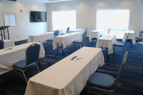 Holiday Inn Express Leland - Wilmington Area an IHG Hotel - image 9