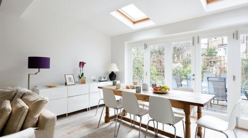 Plum Guide - Tadmor Terrace, West Kensington, London