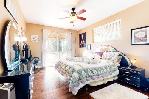 Murphys Big Bear Lodge Getaway Suite - image 6