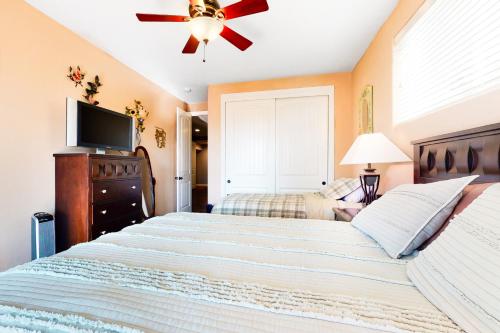 Murphys Big Bear Lodge Getaway Suite - image 8