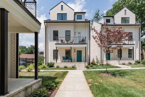Brand New Luxury Home near Downtown