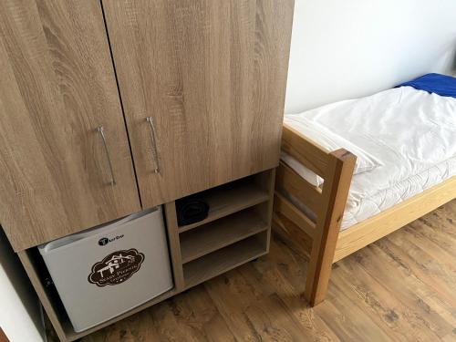 1 double bed, 1 twin bed