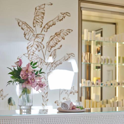 The Beverly Hills Hotel - Dorchester Collection in Los Angeles, USA