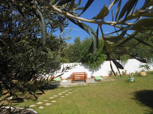 Garden, Nikos Apartments & Studios in Plakias