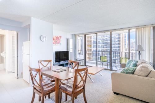 Light & Airy Waikiki Condo with Private Lanai home - image 30