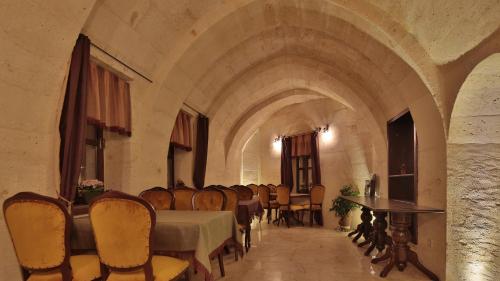 Golden Cave Suites - image 11