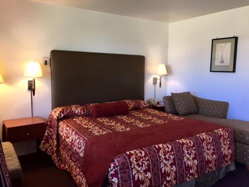 Maple Inn and Suites Los Banos