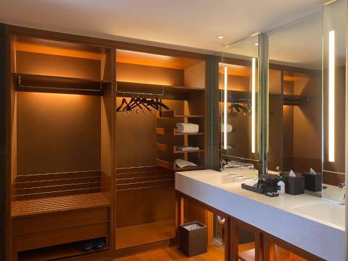 Urban Suite image 9