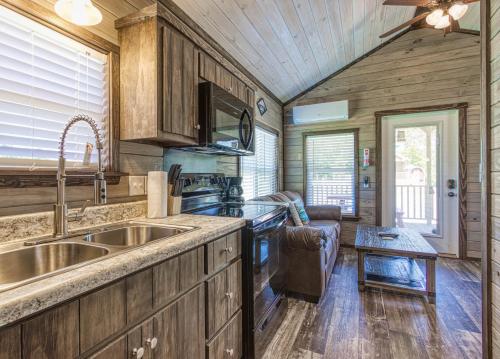 Bunk House cabin - image 7