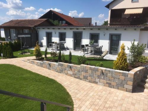 2 bedrooms, 4 beds