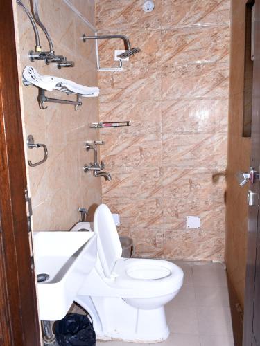 Hotel Flora Inn - 화장실