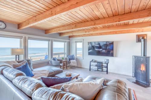 Pacific Drift - image 9