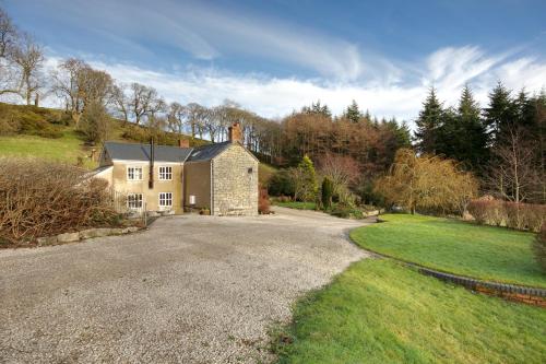 Stunning 3-Bed House in a private hidden valley