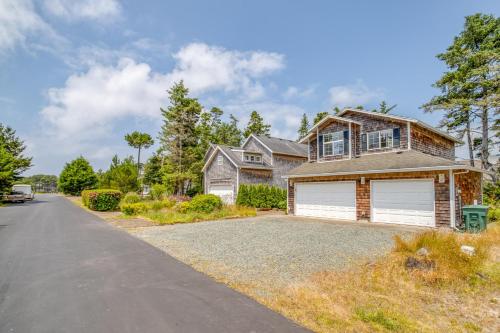 Daras Beach House - Meredith Lodging in Tillamook