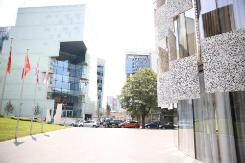 Maritim Hotel Plaza Tirana photo 3