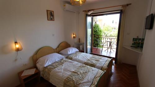 Budget Double Room image 9