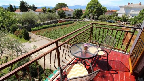 Double Room with Balcony and Sea View image 9