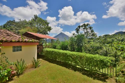 Garden, Casa Mirador Private and Cozy house Walking distance from Restaurants and Attractions in El Fosforo