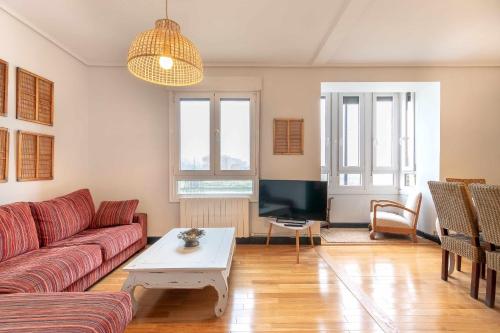 Apartamento KUIA con vistas frontales a la Ría de Bilbao cerca del metro