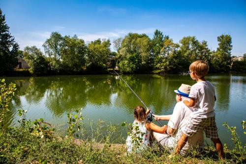 Camping de Châlons-en-Champagne - Onlycamp · Chepy