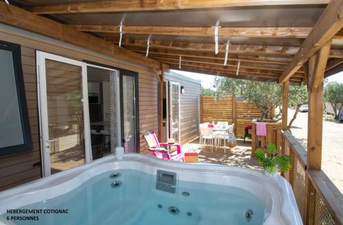 Mobile Home - Cotignac - 6 Pax - Private Jacuzzi, TV and Air cond 