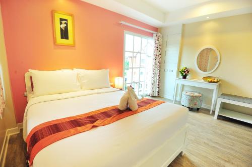 room detail thumbnail 1