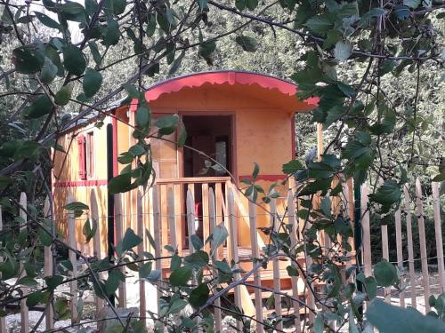 roulotte de la perdrix grise gîte à louer Pithiviers