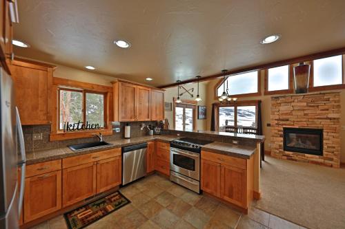 Spruce Chalet - image 2