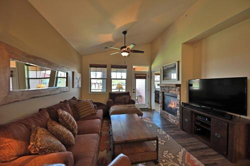 Lodge at Ten Mile G303 - main image