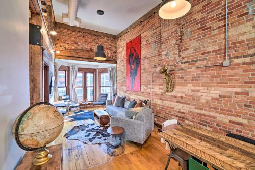 Fort Howard Lodge Modern Escape in Green Bay - image 3