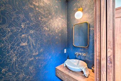 Fort Howard Lodge Modern Escape in Green Bay - image 11