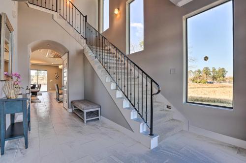 Modern Lake Conroe Escape with Grill and Boat Slip! in Montgomery, USA