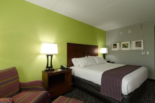 Holiday Inn Express Hickory - Hickory Mart, an IHG Hotel