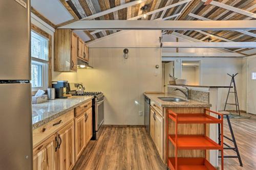 Stylish Mountain Retreat with Fire Pit and Amenities! - image 5