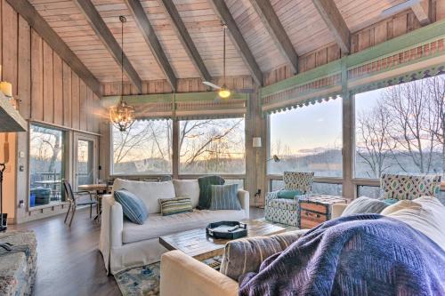 Brevard Home with Panoramic Lake and Mountain Views! in Brevard, USA