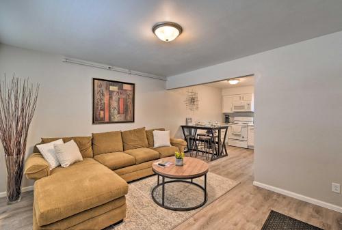 Newly Updated Appleton Apt 2 Mi to Downtown! - image 5