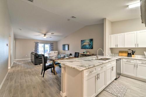Newly Built Port Charlotte Retreat with Patio! in 사라소타 브래든턴 국제공항