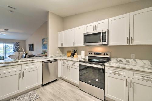 Newly Built Port Charlotte Retreat with Patio! in 사라소타 브래든턴 국제공항