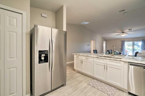 Newly Built Port Charlotte Retreat with Patio! in 사라소타 브래든턴 국제공항