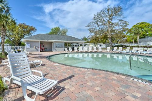 Charming Bermuda Bay Hideaway with Game Room! - image 4