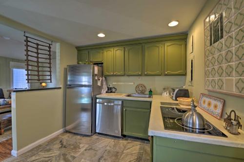 Cozy Beach Getaway about 6 Mi to Atlantic City! in Brigantine