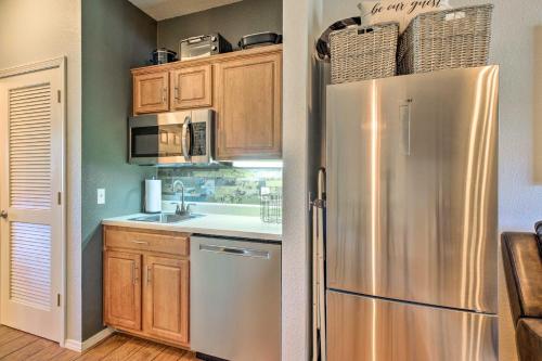 Cozy Resort Condo on Ledgestone Golf Course! - image 8
