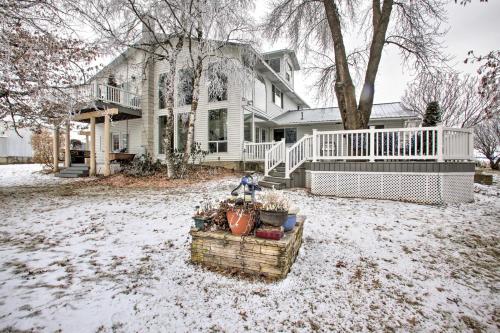 Spacious Gifford Retreat with Scenic Farmland Views in Lewiston